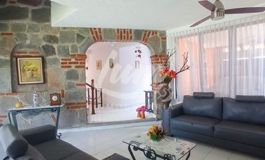 VENTA DE CASA EN FRACCIONAMIENTO BURGOS, CON ALBERCA