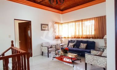 VENTA DE CASA EN FRACCIONAMIENTO BURGOS, CON ALBERCA