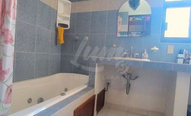 VENTA DE CASA EN FRACCIONAMIENTO BURGOS, CON ALBERCA