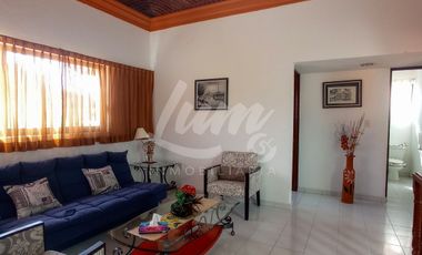 VENTA DE CASA EN FRACCIONAMIENTO BURGOS, CON ALBERCA