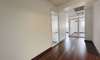 Oficina en Venta en Edificio finanzas oficina remodelada!
