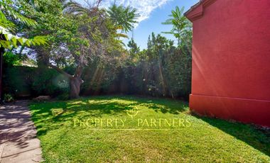 En Venta. Maravillosa con 485 de terreno cerca del Parque Botánico.