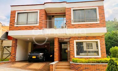 VENTA de CASAS en SABANETA