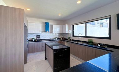 Casa en preventa  ubicada en Metepec con amplio jardín de 70m2