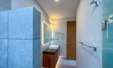 Casa en venta en Metepec con 4 habitaciones, una en planta baja