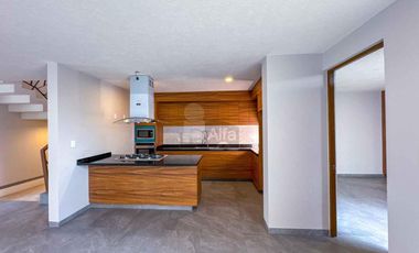 Casa en venta en Metepec con 4 habitaciones, una en planta baja