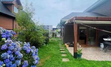 ESPECTACULAR CASA EN EL MEJOR BARRIO URBANO DE PUERTO VARAS