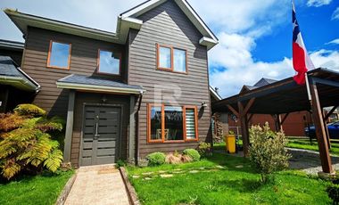 ESPECTACULAR CASA EN EL MEJOR BARRIO URBANO DE PUERTO VARAS