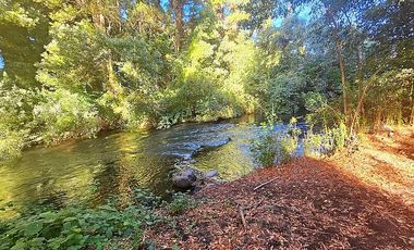 VENDO GRAN TERRENO CON ACCESO A RIO, A ORILLA DE CARRETERA