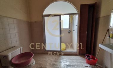 OPORTUNIDAD ÚNICA EN EL CORAZÓN DE PUEBLA: CASA EN VENTA PARA DESARROLLAR