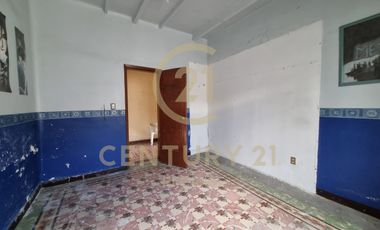 OPORTUNIDAD ÚNICA EN EL CORAZÓN DE PUEBLA: CASA EN VENTA PARA DESARROLLAR