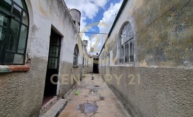 OPORTUNIDAD ÚNICA EN EL CORAZÓN DE PUEBLA: CASA EN VENTA PARA DESARROLLAR