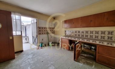OPORTUNIDAD ÚNICA EN EL CORAZÓN DE PUEBLA: CASA EN VENTA PARA DESARROLLAR