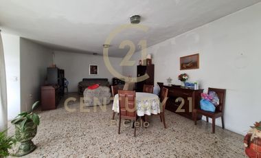 OPORTUNIDAD ÚNICA EN EL CORAZÓN DE PUEBLA: CASA EN VENTA PARA DESARROLLAR