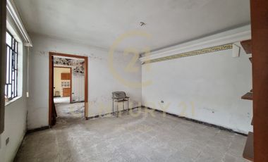 OPORTUNIDAD ÚNICA EN EL CORAZÓN DE PUEBLA: CASA EN VENTA PARA DESARROLLAR