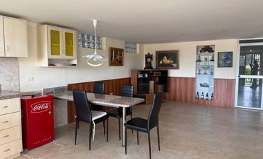 ???? ¡ÚLTIMA OPORTUNIDAD! Departamento RENTA con patio a solo 3 min del Rancho San Francisco – Cumbayá