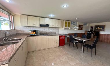 ???? ¡ÚLTIMA OPORTUNIDAD! Departamento RENTA con patio a solo 3 min del Rancho San Francisco – Cumbayá