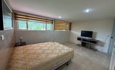 ???? ¡ÚLTIMA OPORTUNIDAD! Departamento RENTA con patio a solo 3 min del Rancho San Francisco – Cumbayá
