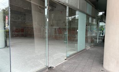 Excelente local comercial 155.70 M2 con vista a avenida principal