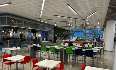 Excelente local comercial 40 M2 en área de comida Rapida