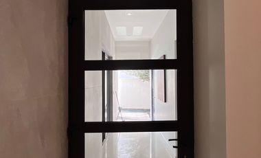 Moderna casa en Rancho San Juan