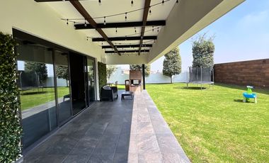 Moderna casa en Rancho San Juan