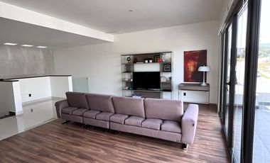 Moderna casa en Rancho San Juan