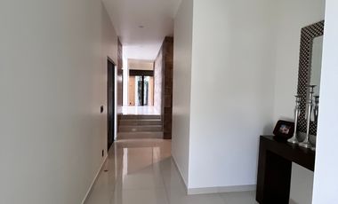 Moderna casa en Rancho San Juan