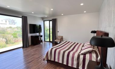 Moderna casa en Rancho San Juan