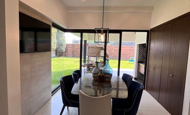 Moderna casa en Rancho San Juan