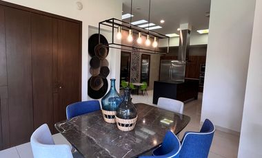 Moderna casa en Rancho San Juan