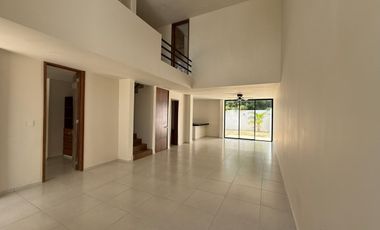 Casa de 3 Recamaras Dentro de Privada Manantiales de Mayab