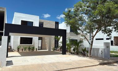 Casa de 3 Recamaras Dentro de Privada Manantiales de Mayab