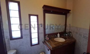 CASA EN VENTA EN CALLE SIR JONES – UBICACIÓN ESTRATÉGICA EN TACNA