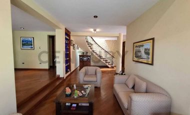 CASA EN VENTA EN CALLE SIR JONES – UBICACIÓN ESTRATÉGICA EN TACNA