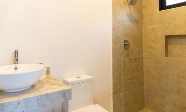 CASA EN VENTA MERIDA, PRIVADA JARDINES DE LA REJOYADA, ENTREGA INMEDIATA.