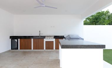 CASA EN VENTA MERIDA, PRIVADA JARDINES DE LA REJOYADA, ENTREGA INMEDIATA.