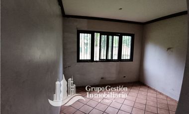 Venta Casa Reposeida en Aserrio Gariche