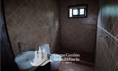 Venta Casa Reposeida en Aserrio Gariche