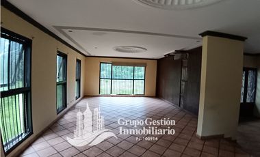 Venta Casa Reposeida en Aserrio Gariche