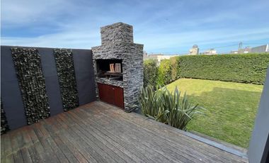 Chalet 4 amb. A estrenar