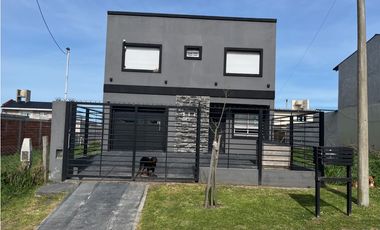 Chalet 4 amb. A estrenar