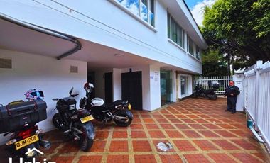 Venta Casa Comercial de 520 m² en La Castellana (Inversión)