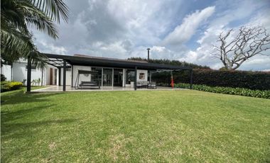 Casa campestre en unidad cerrada