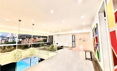 Penthouse Amoblado en Arriendo en El Poblado