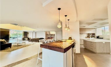 Penthouse Amoblado en Arriendo en El Poblado