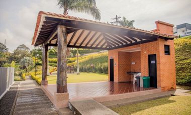 VENTA DE HERMOSA CASA CAMPESTRE SECTOR LA CASONA VIA ARMENIA-PEREIRA
