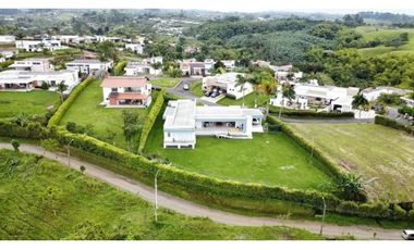 VENTA DE HERMOSA CASA CAMPESTRE SECTOR LA CASONA VIA ARMENIA-PEREIRA