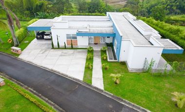 VENTA DE HERMOSA CASA CAMPESTRE SECTOR LA CASONA VIA ARMENIA-PEREIRA