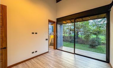 CASA CAMPESTRE MODERNA PARA ESTRENAR EN EL RETIRO